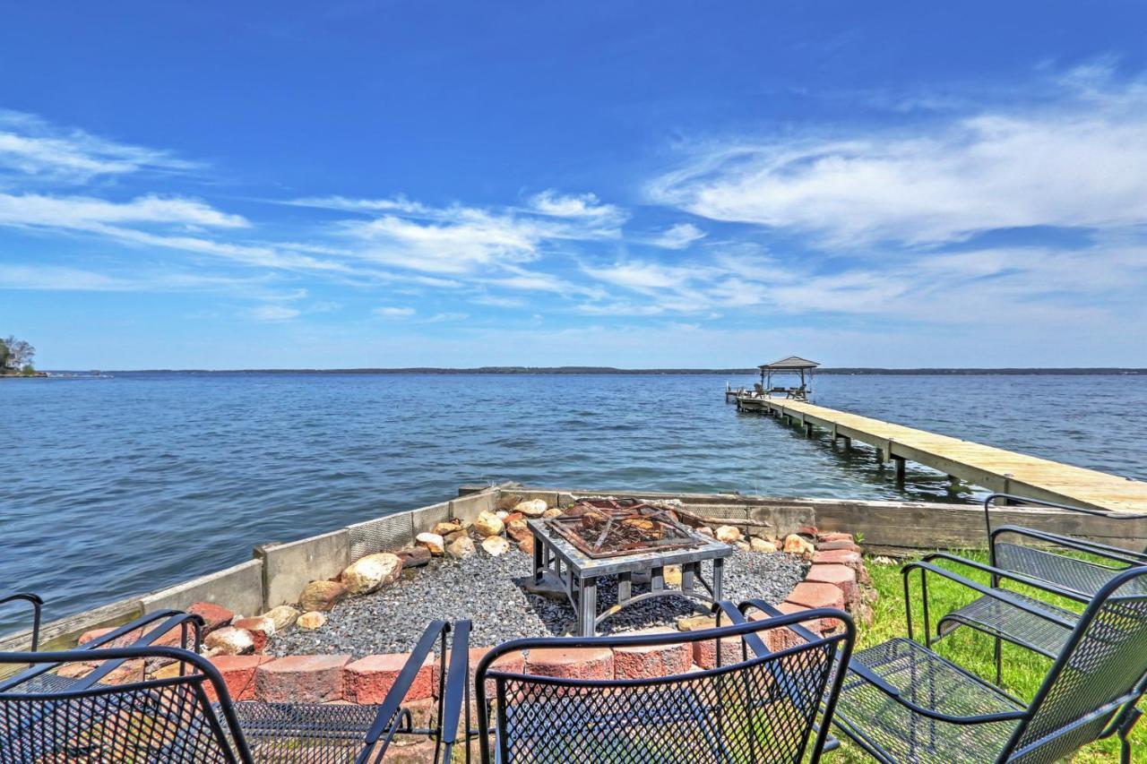 Waterfront Seneca Lake House Fire Pit And Boat Dock Geneva Buitenkant foto