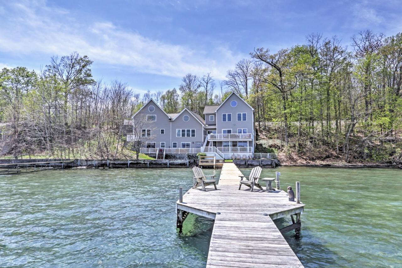 Waterfront Seneca Lake House Fire Pit And Boat Dock Geneva Buitenkant foto